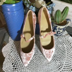 Brand new with box Marc Fisher flats. Size 7